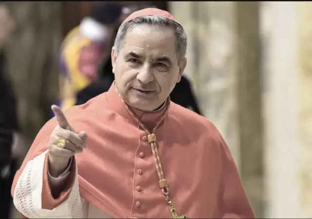 Becciu fue un dolor de cabeza y un problema institucional para Francisco.