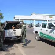 Crueldad animal: Gendarmer�a rescat� a 21 perros y dos gallos