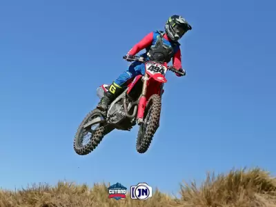 Hermosa postal del motocross