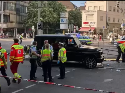 Una camioneta SUV se lanz� en un raid de locura contra una multitud de personas.