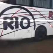 Un �mnibus arrib� a una terminal arrastrando los restos de un cad�ver