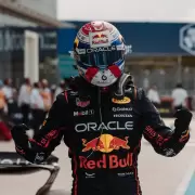 Verstappen impone su dominio en Miami y larga primero el domingo