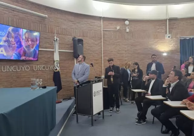 La inteligencia artificial entra al aula con 'Mendoza Aumentada'