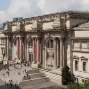 Pnico en el Met: el misterioso motivo por el que un joven atac con agua la 'Princesa de Broglie' de Ingres