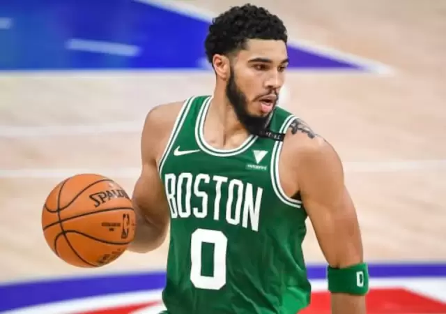 Tatum, figura de los Boston Celtics, actuales campeones de la NBA