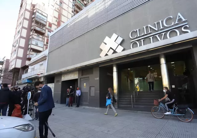 Cl�nica Olivos, donde operaron a Maradona./