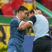 Racing aplast� 4-0 a Bucaramanga y se trep� a la punta de su zona copera
