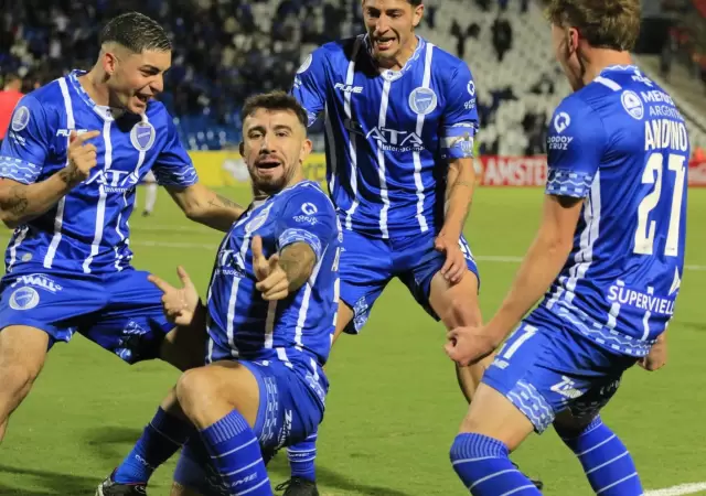 Agust�n Auzmendi, el goleador de Godoy Cruz.