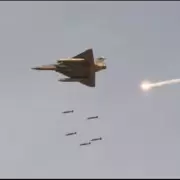 Pakist�n confirm� el derribo de una escuadrilla de aviones de combate de la India