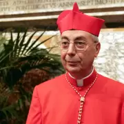 Dominique Mamberti, el cardenal encargado de anunciar al mundo el nuevo Papa