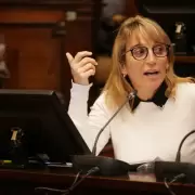 Para Mar�a Jos� Sanz, "la sociedad est� cada vez m�s divorciada de la pol�tica"