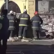 Una formaci�n del tren Sarmiento embisti� una camioneta y muri� un joven panadero