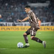 Racing tropez� en casa y se despidi� del Torneo Apertura