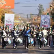Gran desfile por los 170 a�os de Luj�n de Cuyo con la presencia de Luis Petri