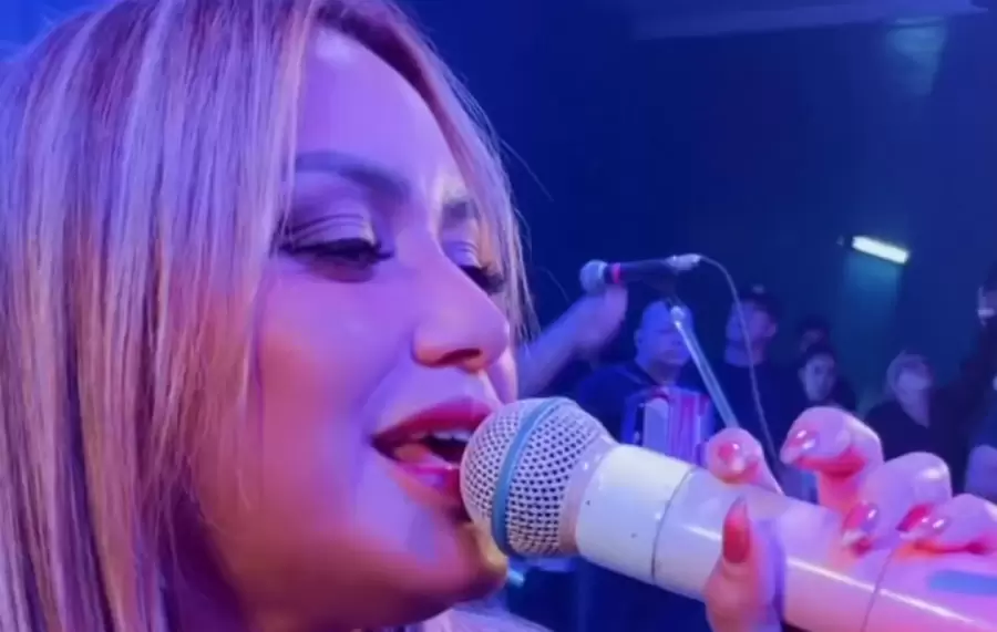 El hecho ocurri� durante la madrugada del s�bado a la salida del show de Karina.
