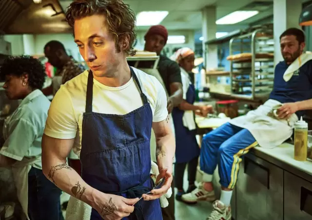 Jeremy Allen White.