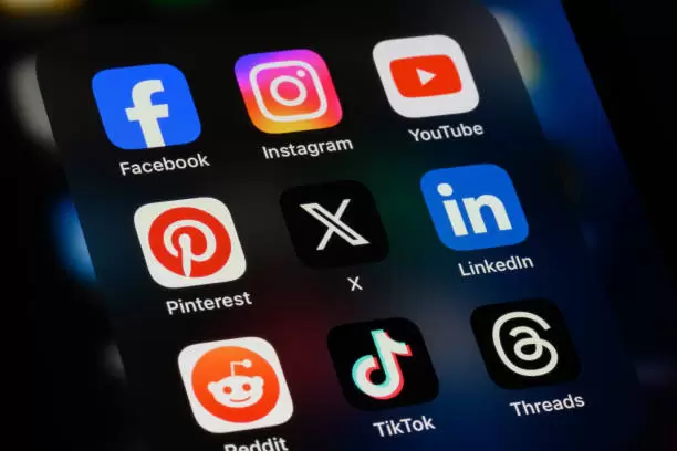 Redes Sociales.