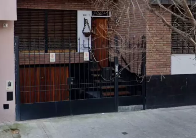 La fatal entradera ocurri� en esta vivienda de Parque Chacabuco. (Foto: web)