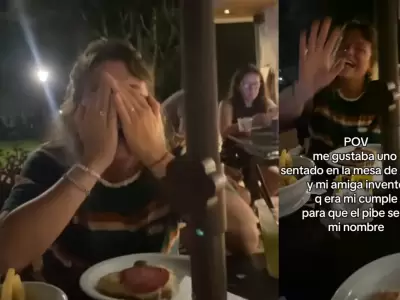 Fue a comer con su amiga y termin� en medio de una canci�n viral.