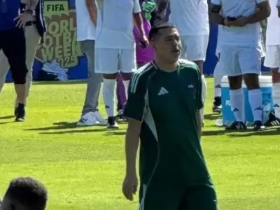 Riquelme volvi� a ponerse los cortos.