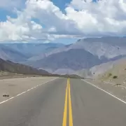 Denuncian "rutas mortales" y rechazo a peajes por obras nacionales abandonadas