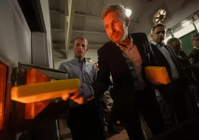 Rogelio Frigerio particip� de la quema de drogas./