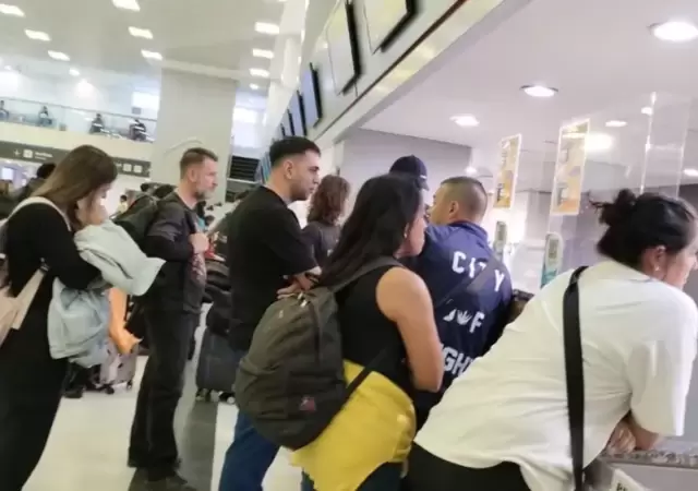 Bronca y gritos de los pasajeros.