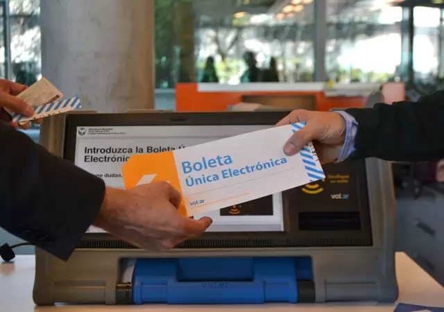 La CABA renovar� este domingo 30 bancas de la Legislatura porte�a.