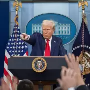 Ahora Trump amenaza con subir los aranceles al 50% a la UE desde junio