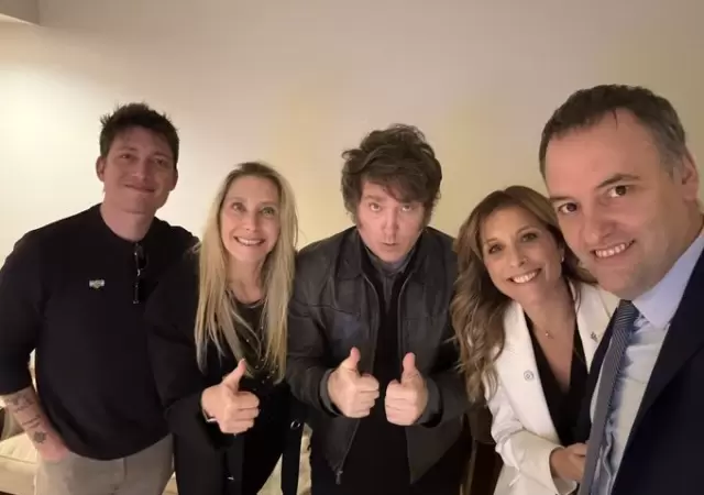 Santiago Caputo, Karina Milei, el presidente Javier Milei y Manuel Adorni/ Fuente: X de Javier Milei