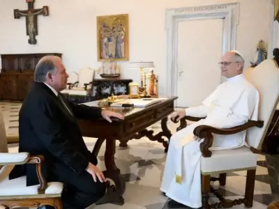 El jefe diplom�tico argentino tuvo una distendida charla con el pont�fice donde dialogaron sobre la realidad social y econ�mica de Argentina.