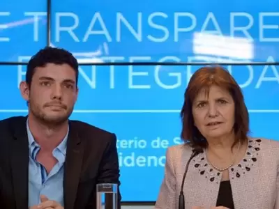 Dami�n Arabia junto a Patricia Bullrich