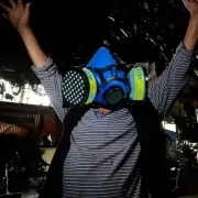 La incre�ble historia de un escultor que sal�a por la calle como El Eternauta