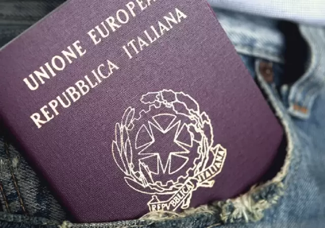 Pasaporte italiano.