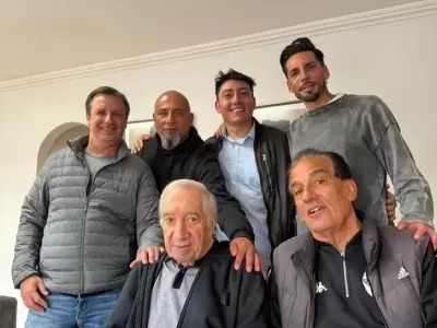 El Dr Bilardo recibi� la visita de ex dirigidos suyos