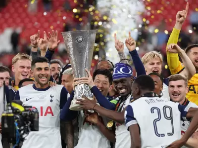 El Tottenham, con el Cuti, se consagr� en la Europa League.