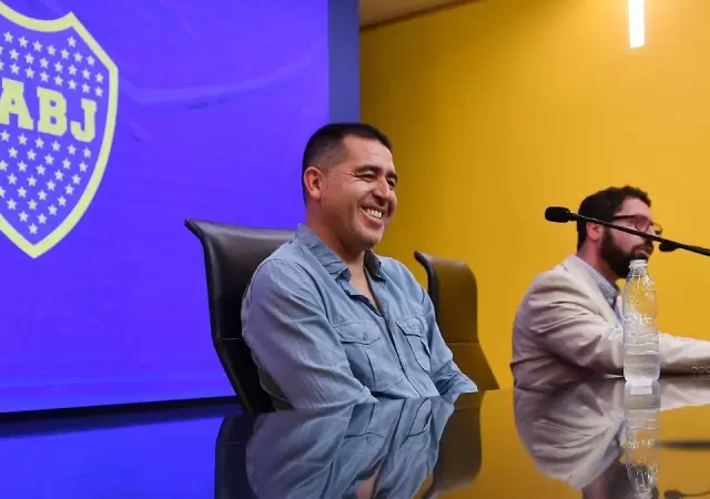 Juan Rom�n Riquelme tendr�a en carpeta al reemplazante de Gago.