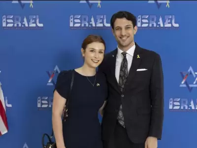 La balacera se llev� la vida de Yaron Lischinsky, un asistente de investigaci�n, y Sarah Milgrim, organizadora de viajes a Israel.