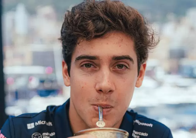 El desopilante tutorial de Colapinto sobre el mate.