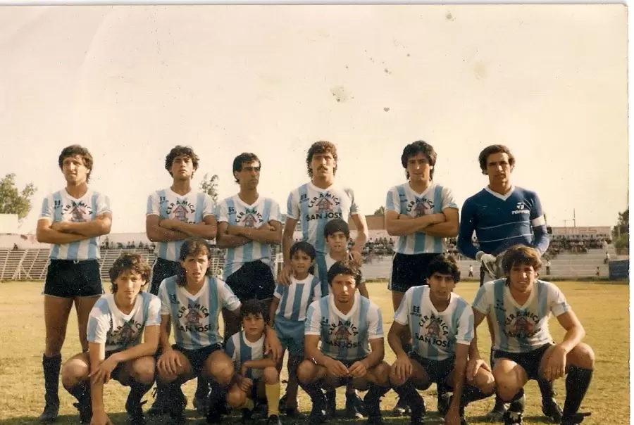 Marcelo Marcucci abajo a la derecha como refuerzo de Atl�tico Argentino