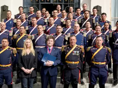 El presidente Javier Milei reconocido con la "Orden Ecuestre Militar de los Caballeros Granaderos de los Andes".