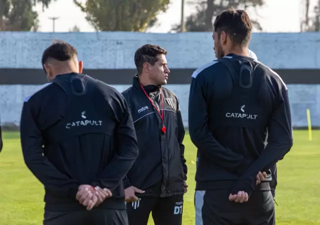 Gimnasia y Esgrima vs. Chacarita en el V�ctor Legrotaglie