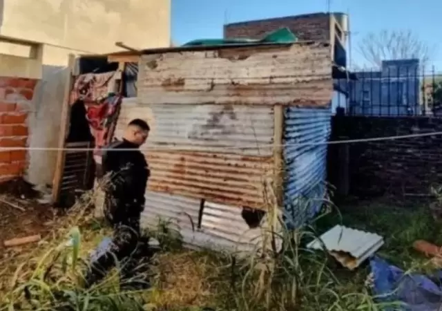 Hallan a un beb desnudo y abandonado: sus padres estaban ebrios