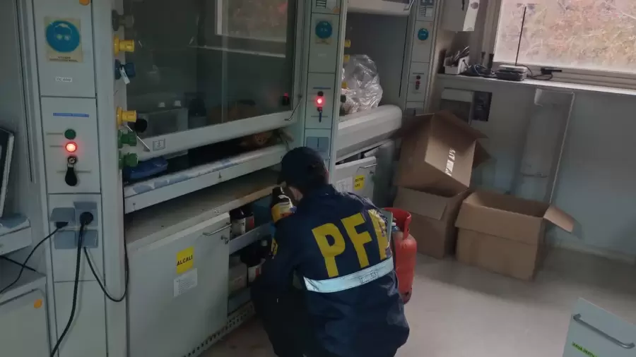 Continúan los allanamientos en droguerías en busca de más fentanilo contaminado. (Foto: web)