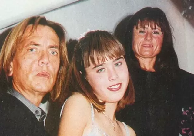 Natalia con sus padres, Carlos y Graciela. (Foto: web)
