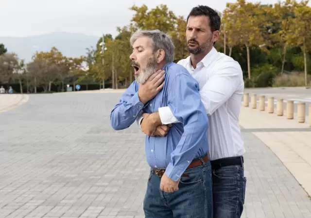 Maniobra de Heimlich.