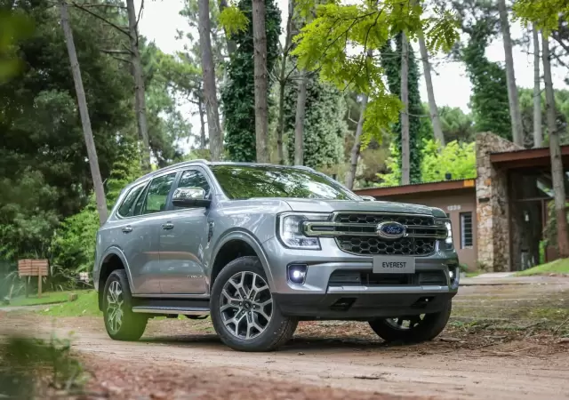 Ford Everest 2025.