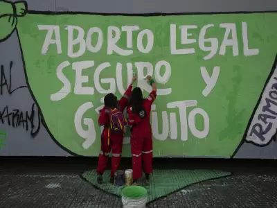 El aborto es un tema que divide posturas en una sociedad trasandina considerada de corte conservador.