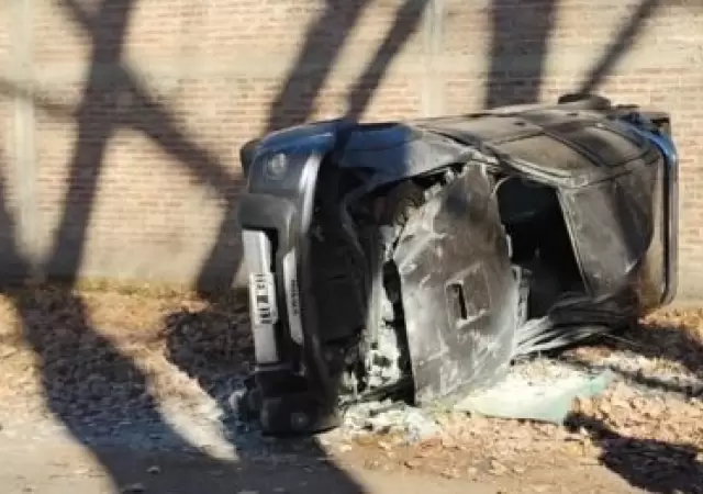 El rodado conducido por la v�ctima fatal sufri� graves da�os. (Foto: gentileza El Cuco Digital)
