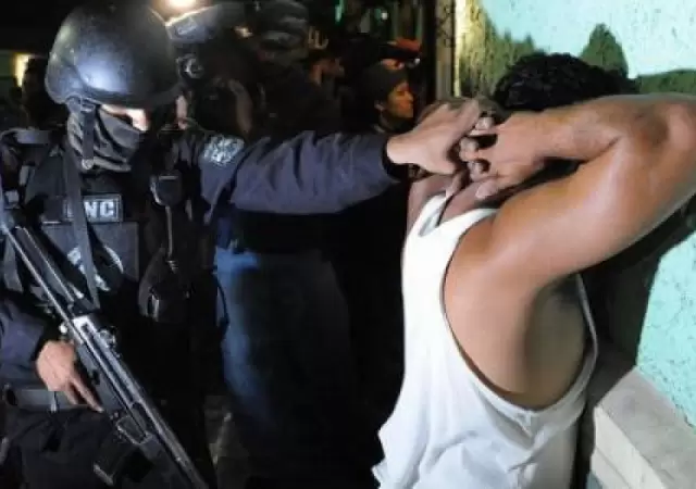 Acci�n directa policial